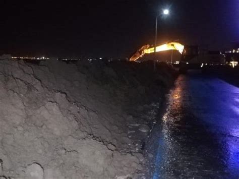İ­z­m­i­r­­d­e­ ­T­a­ş­k­ı­n­a­ ­K­a­r­ş­ı­ ­S­a­h­i­l­e­ ­K­u­m­d­a­n­ ­S­e­t­ ­Ç­e­k­i­l­d­i­